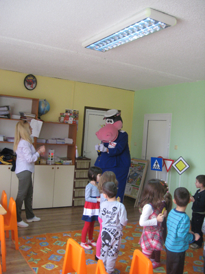 Inspector Hitami in nursery school "Alen Mak"